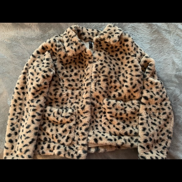 Fuzzy cheetah coat - Picture 1 of 1